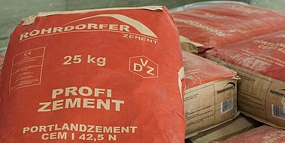 Im Laufe des Jahres 2021 bestand bereits 90 Prozent der vom Zementwerk Hatschek ausgelieferten Ware aus den neuen Zementsorten