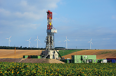 41 m hohe Bohranlage der RED Drilling & Services GmbH 