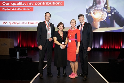 qualityaustriaForum v.l.n.r. Werner Paar (CEO Quality Austria), Ingrid Brodnig (Journalistin und Autorin), Maike van den Boom (Glücksforscherin), Christoph Mondl (CEO Quality Austria)