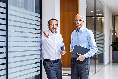 Vorstandsvorsitzender Axel Kühner (rechts) und Finanzvorstand Hannes Moser © Greiner AG