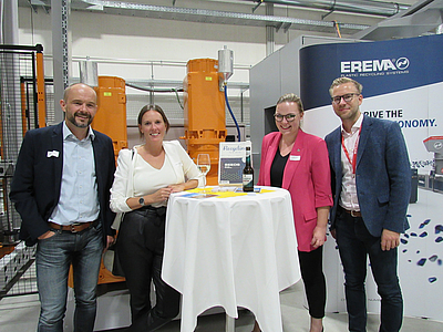 V. l.: Gerold Breuer (EREMA); Nathalie Spiegel (SKZ), Helene Wild (EREMA), Christian Mayr (Kunststoff-Cluster der Business Upper Austria)